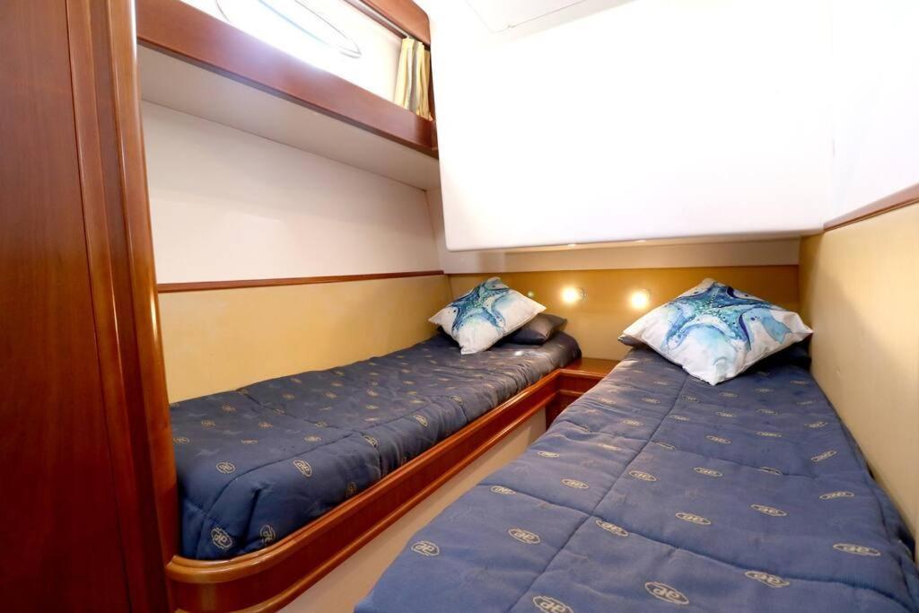 Private Yacht, We Our Guests Botel Lissabon