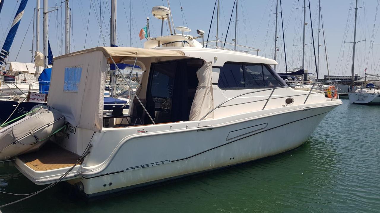 Private Yacht, We Our Guests * Lissabon