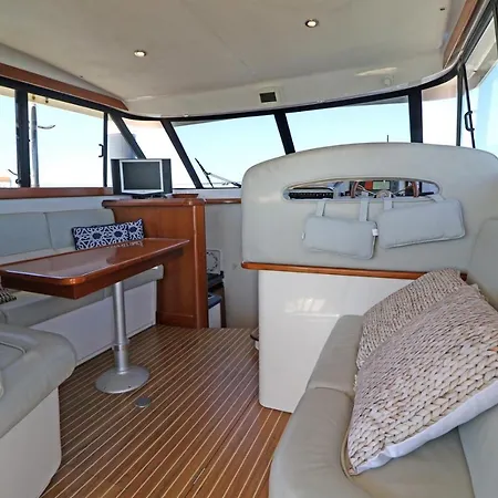 Private Yacht, We Love Our Guests Lisbon Exterior photo